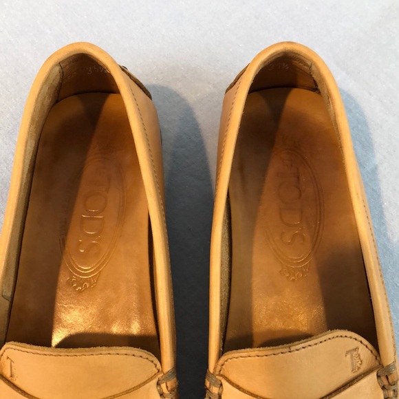 Tods Tan Gommino Leather Driving Loafers - Picture 6 of 10